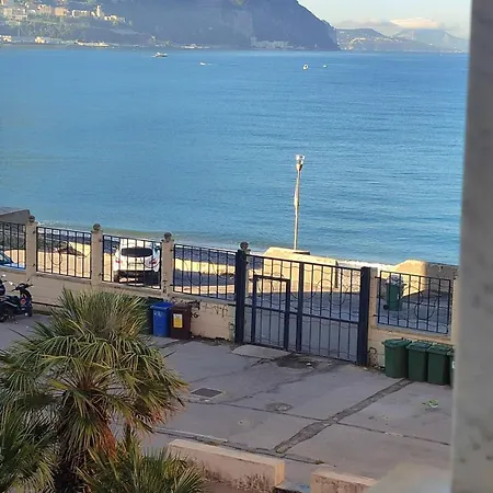 Mira Capri Apartment