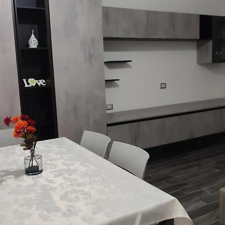 Mira Capri Apartment